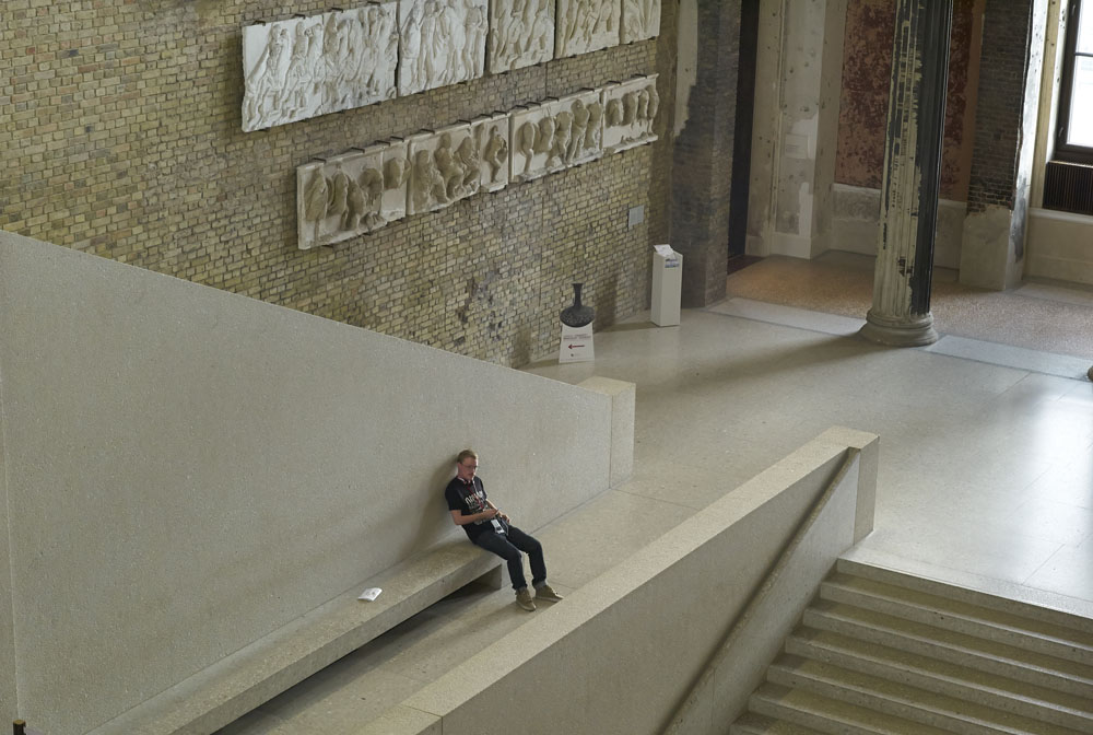 141020-143023 Neues museum